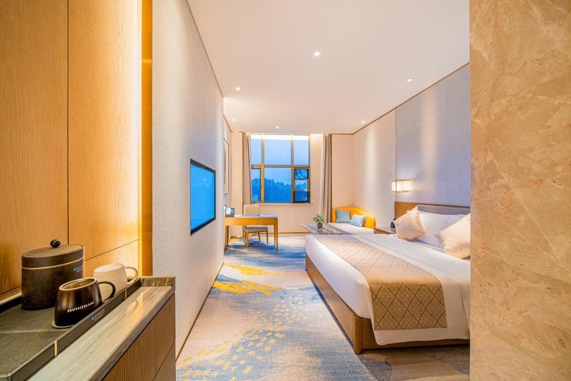 Hotel Wyndham Shiyan Downtown Exterior foto